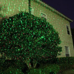 proiettore-laser-light-impermeabile-effetto-verde-e-rosso-per-il-tuo-natale_1
