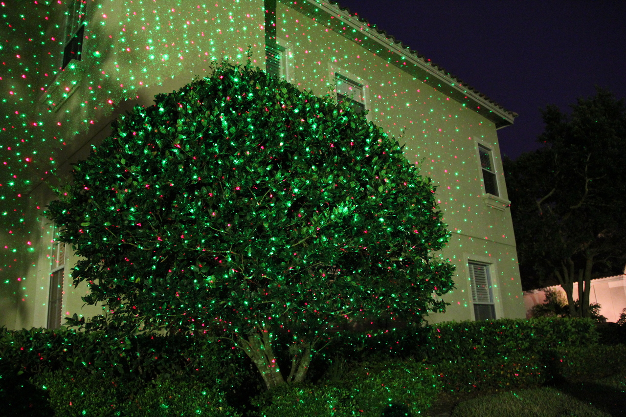 proiettore-laser-light-impermeabile-effetto-verde-e-rosso-per-il-tuo-natale_1